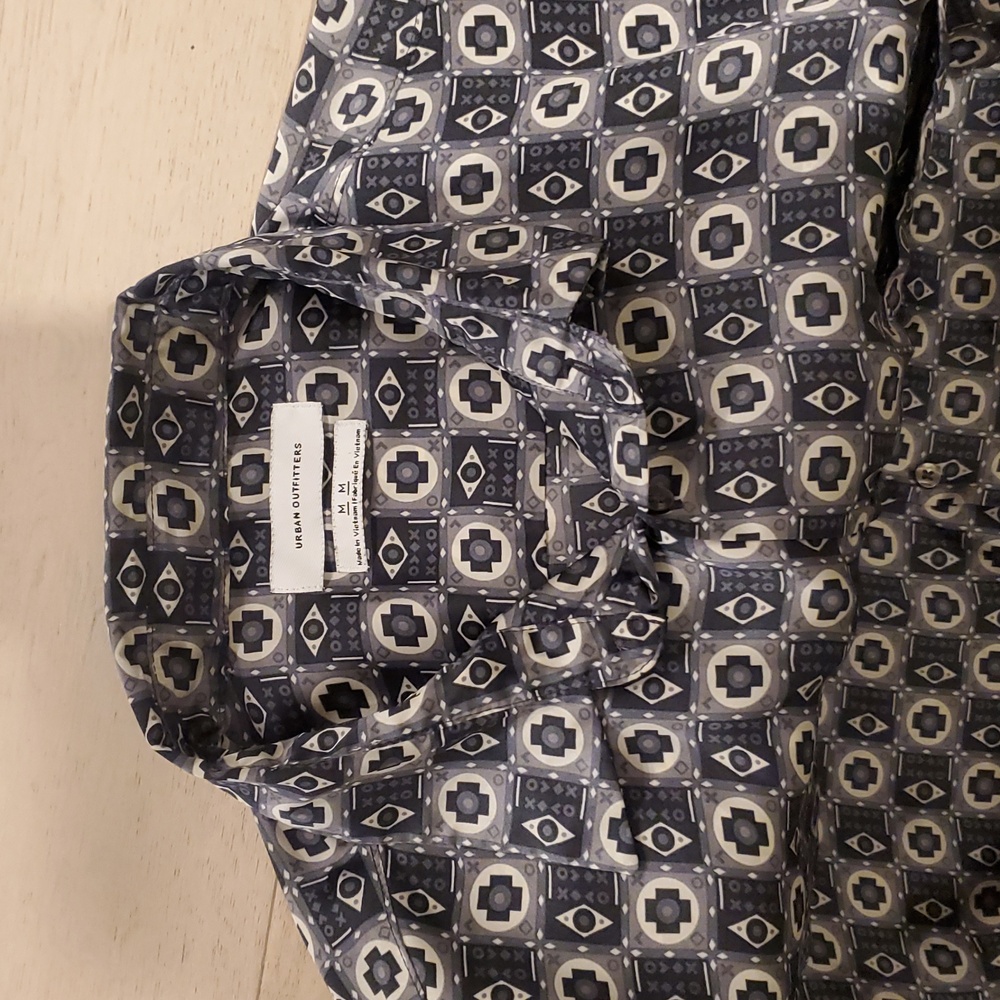 Urban outfitters- patterned satiny blouse size Medium one pocket ptp 22" unisex?
